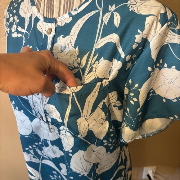 NEW Tropical Top Small Teal Blue Green White Beach Pattern Short Sleeves LiteWt - Picture 8 of 13